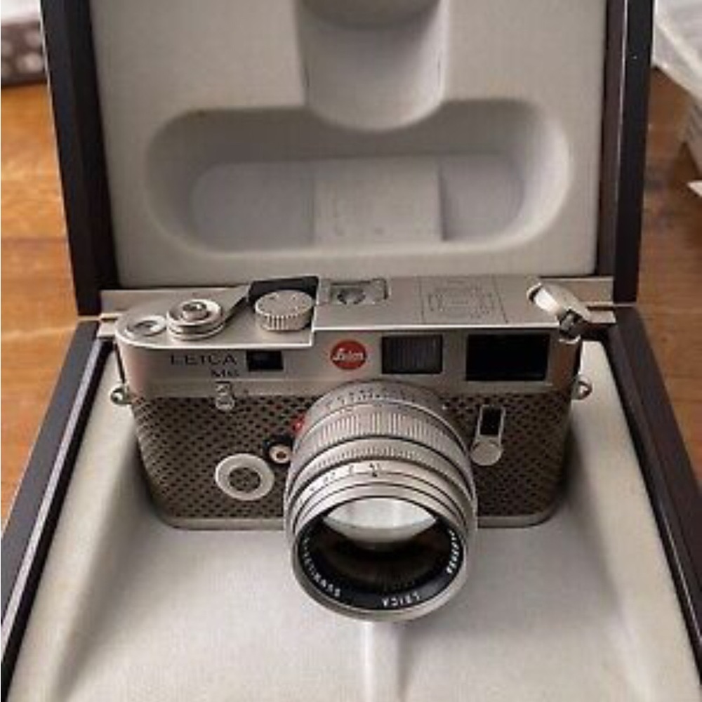 Leica camera m6